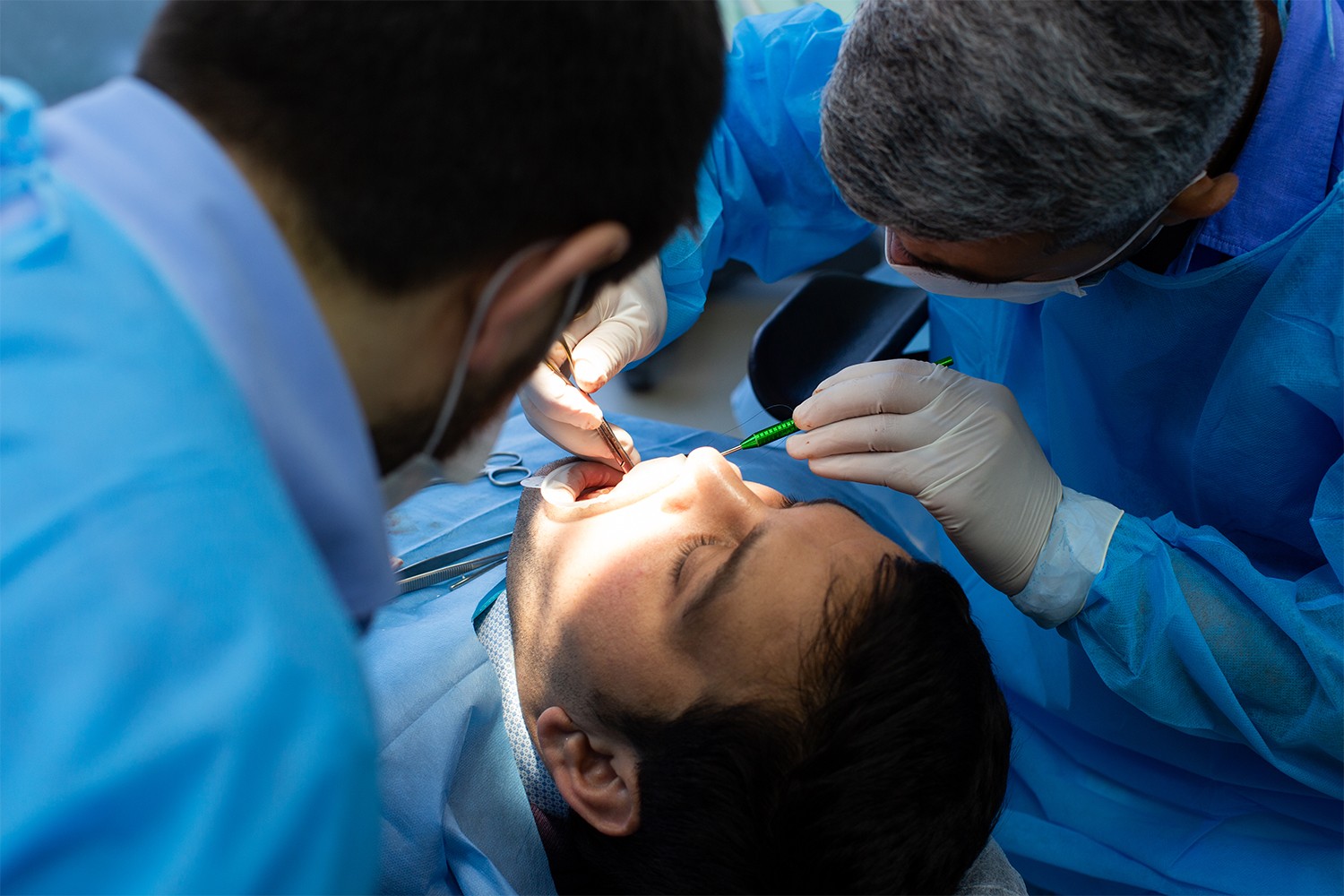 Endodontic emergency cases and management